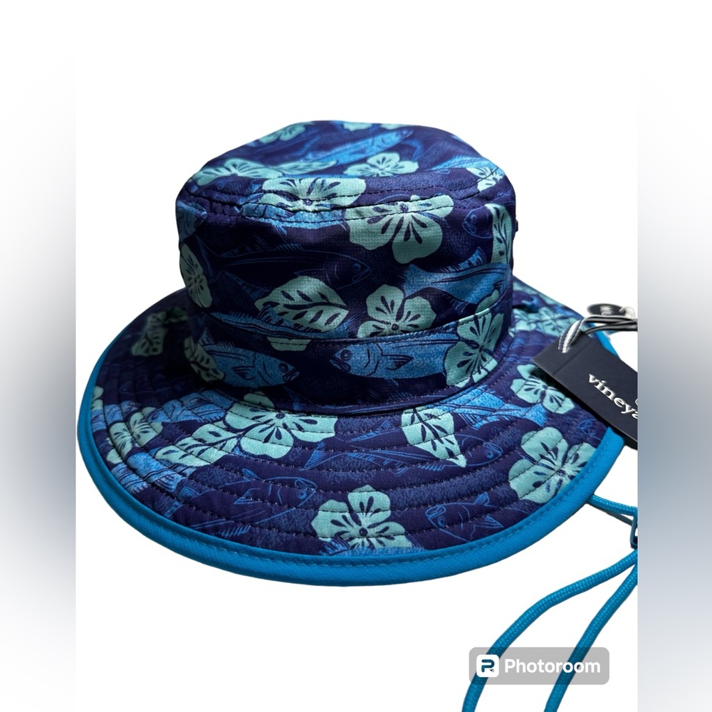 VINEYARD VINES
VINEYARD VINES REVERSIBLE BUCKET HAT.NWT.MSRP$42.00